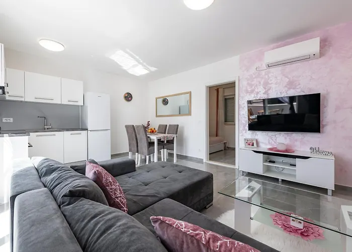 Lana شقة مْليني